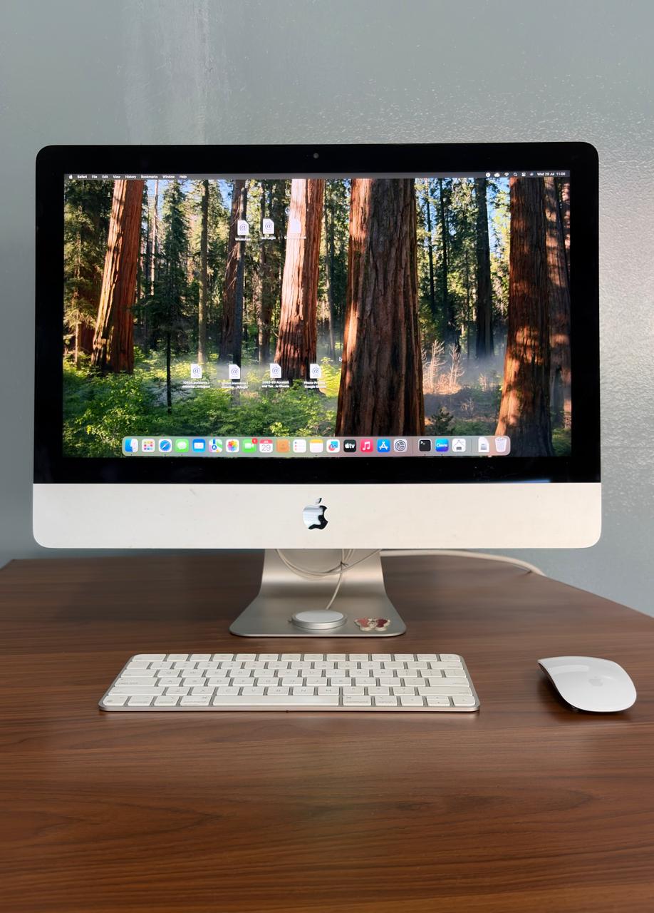 Mint 2019 iMac 21.5″ Retina 4K | 16GB RAM | Full Original Apple Set